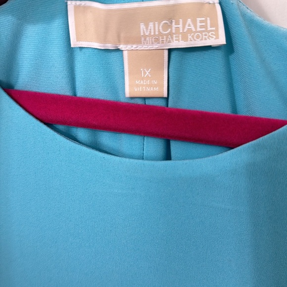 Michael Kors 1X blue tank with silver zipper details - Picture 9 of 15